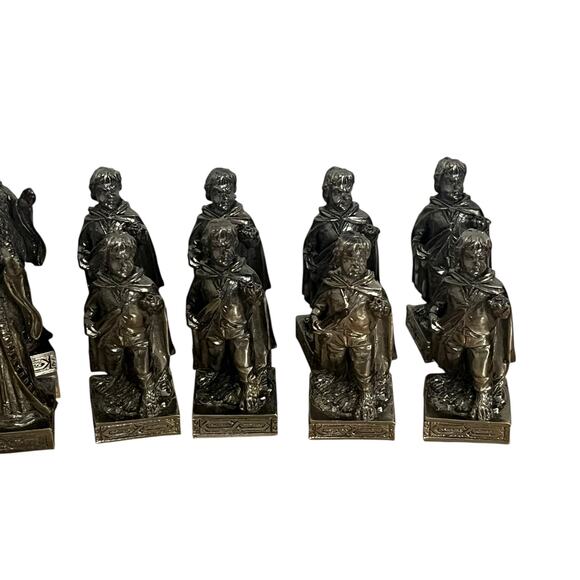 Design Toscano Mystical Legends Chess Set Silver Copper - Picture 4 of 16